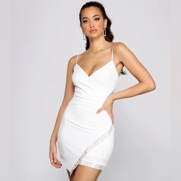 Windsor White dress with rhinestones - Picture 1 of 4